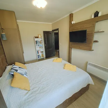 Sunny Terrace, Pirin Views, Art And Books شقة